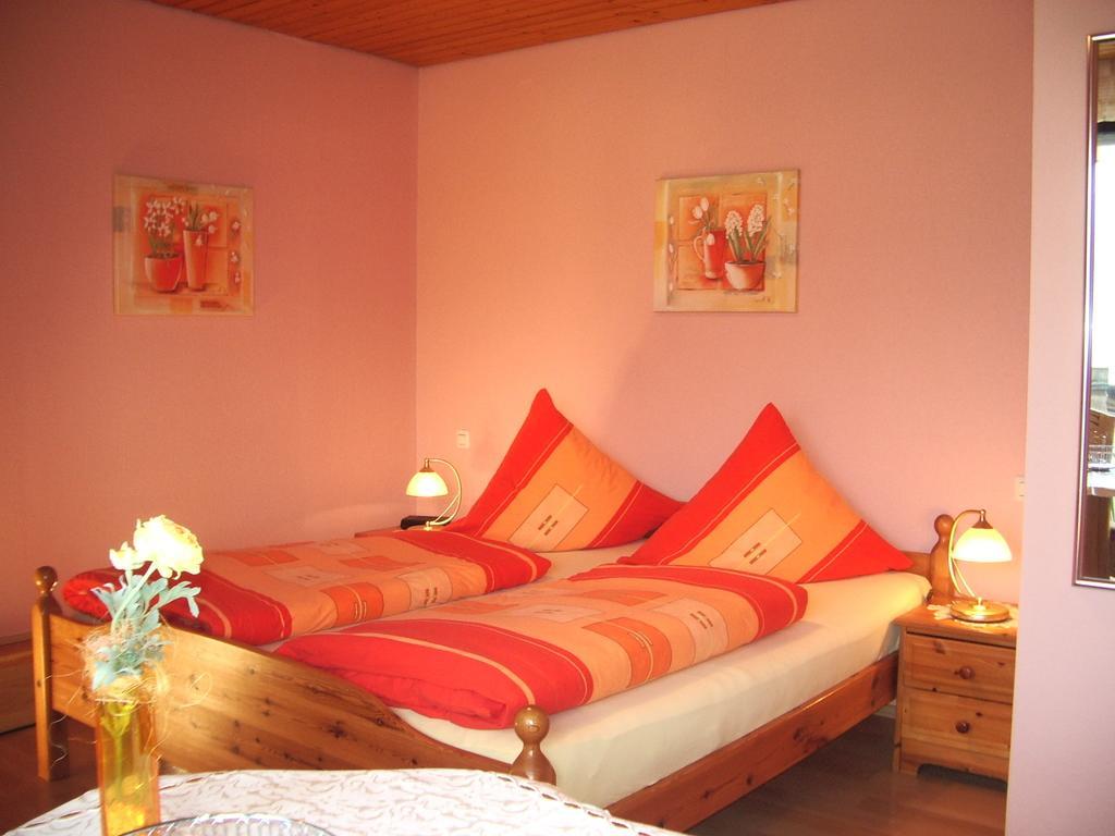 Hotel Gästehaus Resi Zeltingen-Rachtig Zimmer foto